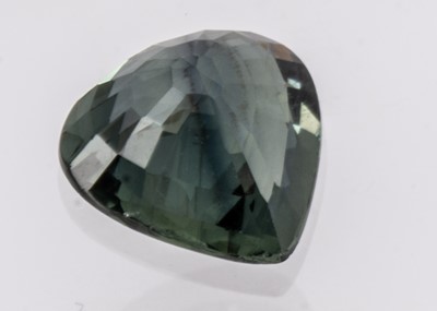 Lot 329 - A certificated Nigerian Blue Sapphire