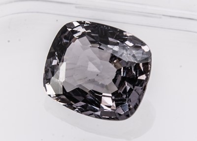 Lot 358 - A certificated Burmese Spinel