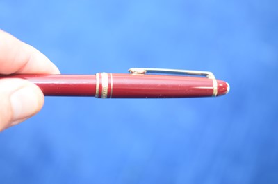 Lot 374 - A modern Mont Blanc Meisterstuck fountain pen