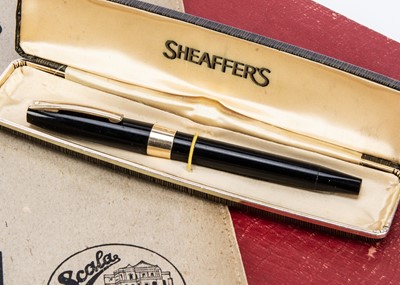 Lot 375 - A vintage Sheaffer fountain pen