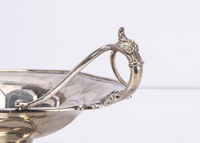 Lot 394 - A George V silver twin handled dish