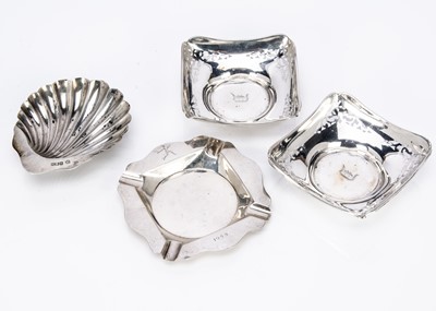 Lot 420 - A pair of silver dishes