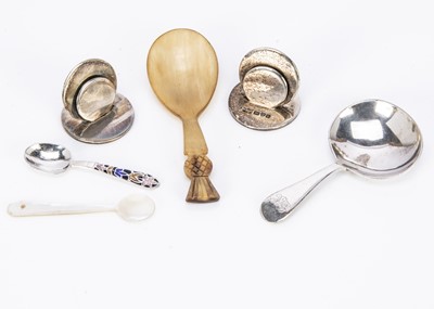 Lot 421 - Four small silver items and two other items