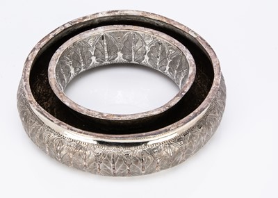 Lot 424 - A vintage Far Eastern ring flower posy holder