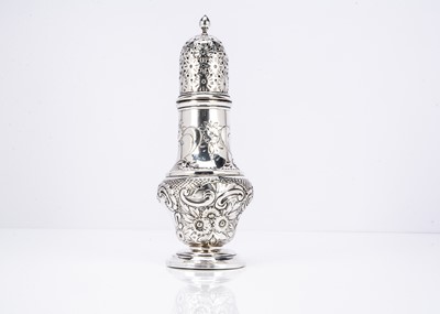 Lot 429 - An Edwardian silver sugar sifter