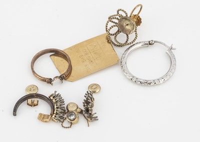 Lot 21 - A collection of gold jewellery, mostly damaged