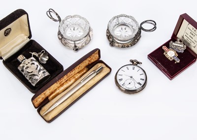 Lot 443 - A George III silver gilt pocket watch and other items