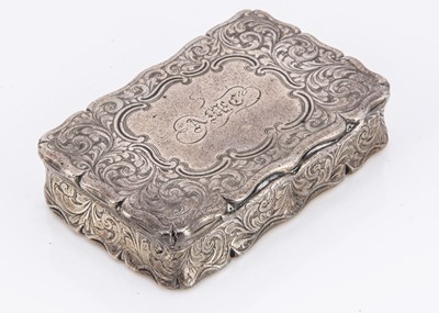 Lot 451 - An early Victorian silver snuff box by Edward Smith