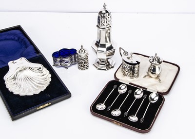 Lot 462 - A small group of Victorian and 20th century silver