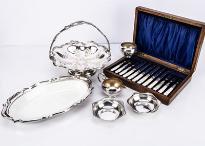 Lot 464 - A cased Victorian silver plated and mother of pearl handled dessert knives and forks and other silver plated items