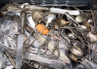 Lot 474 - A collection of silver plated flatware
