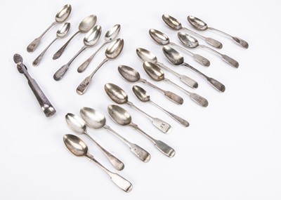 Lot 475 - A collection of Georgian and later silver teaspoons