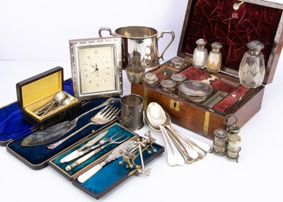 Lot 476 - A collection of silver plate and other items