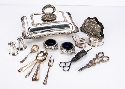 Lot 478 - A small collection of silver and silver plated items