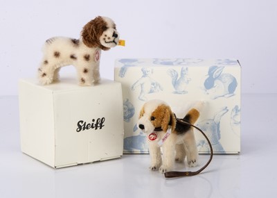 Lot 9 - A Steiff limited edition Biggie Beagle toy dog