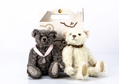 Lot 14 - Two Steiff limited edition teddy bears