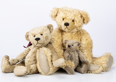 Lot 25 - Three limited edition Susan Jane teddy bears