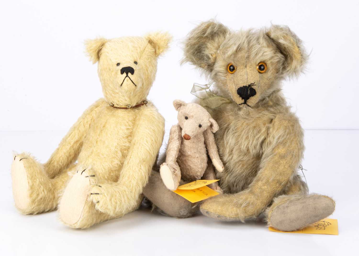 Lot 26 - Three Nuns Pardon artist teddy bears