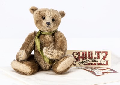 Lot 51 - A limited edition Shultz Characters Old Wallace teddy bear