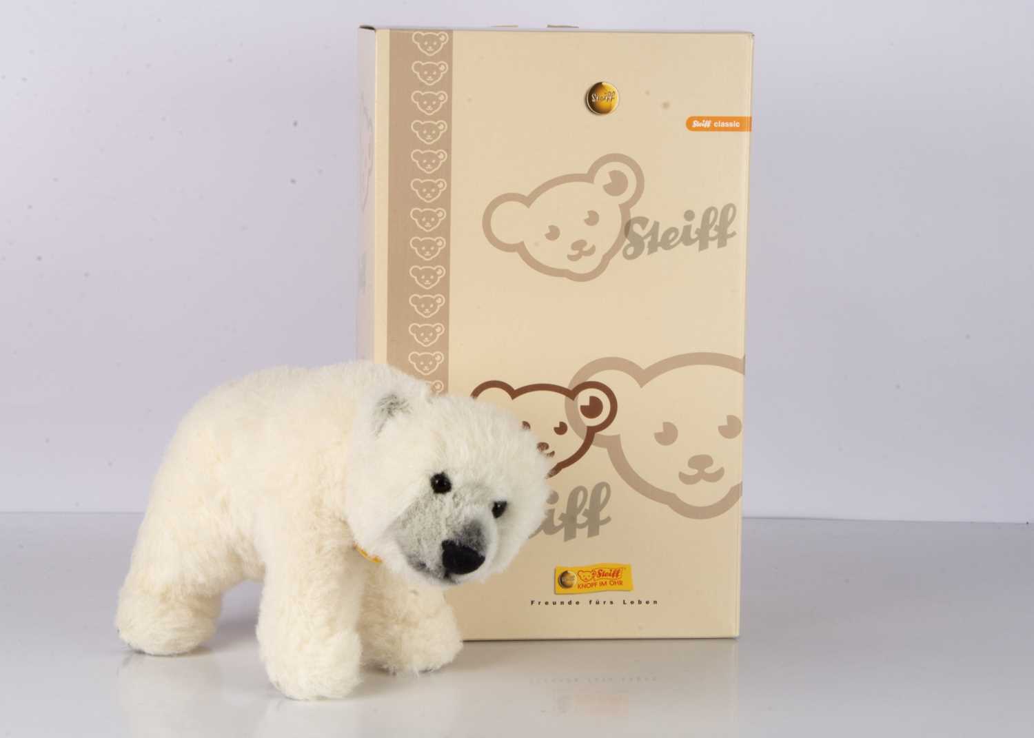 Lot 87 - A Steiff limited edition Knut Masterpiece polar bear