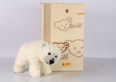 Lot 87 - A Steiff limited edition Knut Masterpiece polar bear
