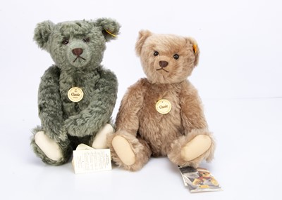 Lot 104 - Two Steiff yellow tag Classic replica teddy bears