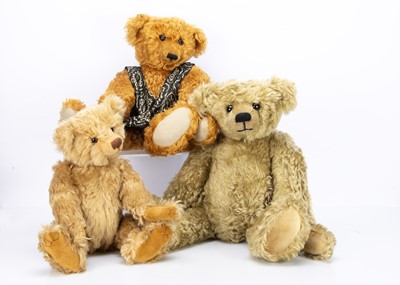 Lot 128 - Three unknown artist teddy bears