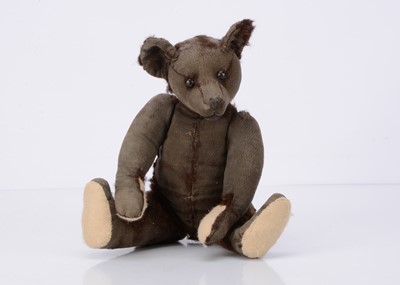 Lot 256 - A 1910-20s British teddy bear