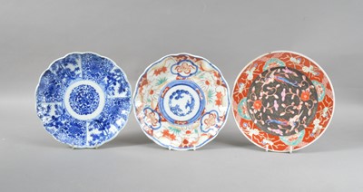 Lot 102 - Three 19th century and later Chinese porcelain plates