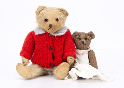 Lot 313 - A 1920s British teddy bear