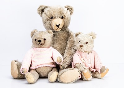 Lot 332 - Three post-war Hermann teddy bears