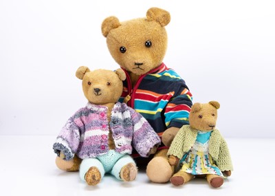 Lot 347 - Three 1920-30s German teddy bears