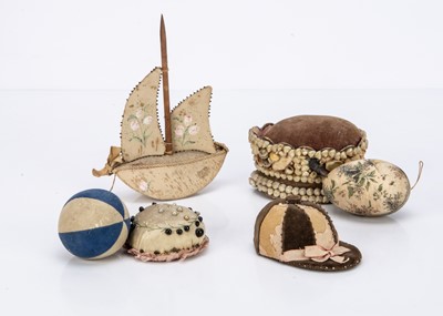 Lot 576 - Antique pincushions