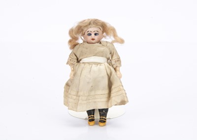 Lot 657 - A Simon & Halbig bisque headed dolls’ house doll