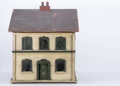 Lot 681 - An early 20th English wooden dolls’ house