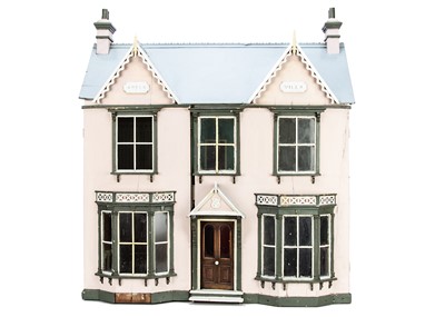 Lot 685 - Adela Villa, an early 20th century wooden dolls’ house