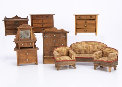 Lot 715 - German dolls’ house furniture 1910-30s