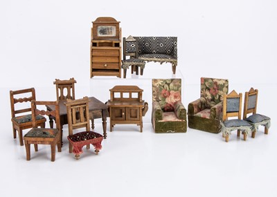 Lot 716 - German dolls’ house furniture 1900-1920s