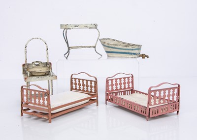 Lot 717 - Tinplate dolls’ house furniture