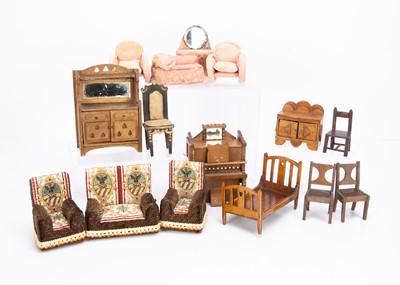 Lot 720 - Assorted home-made or cottage industry dolls’ house furniture