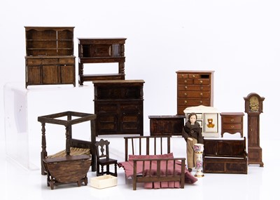 Lot 729 - Recent dolls’ house furniture