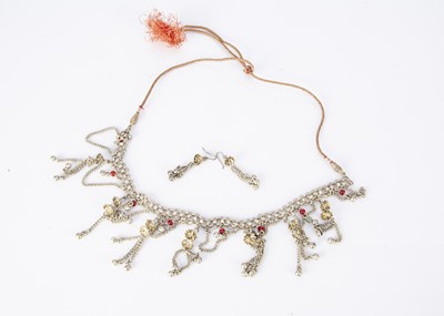 Lot 287 - A silver Indian fringe necklace