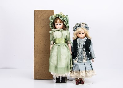 Lot 786 - A German composition shoulder-head doll in original box