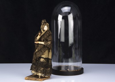 Lot 880 - An unusual 19th century papier-mache lady in ‘Costume de Madrid’