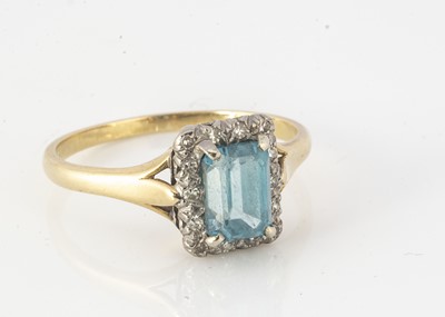 Lot 301 - An 18ct gold blue zircon and diamond cluster ring