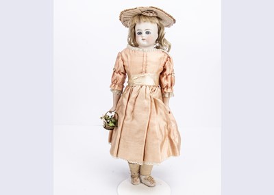 Lot 938 - A German bisque shoulder-head doll