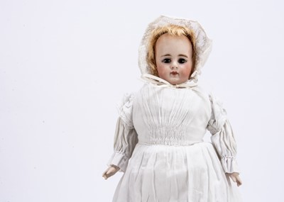 Lot 963 - A German bisque shoulder-head doll