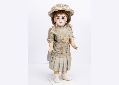 Lot 975 - A Tete Jumeau bebe No.9