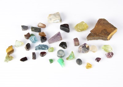 Lot 358 - A collection of rough gems