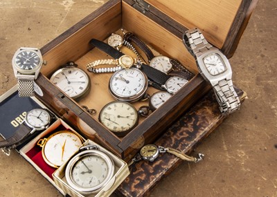 Lot 385 - A small group of pocket and wristwatches